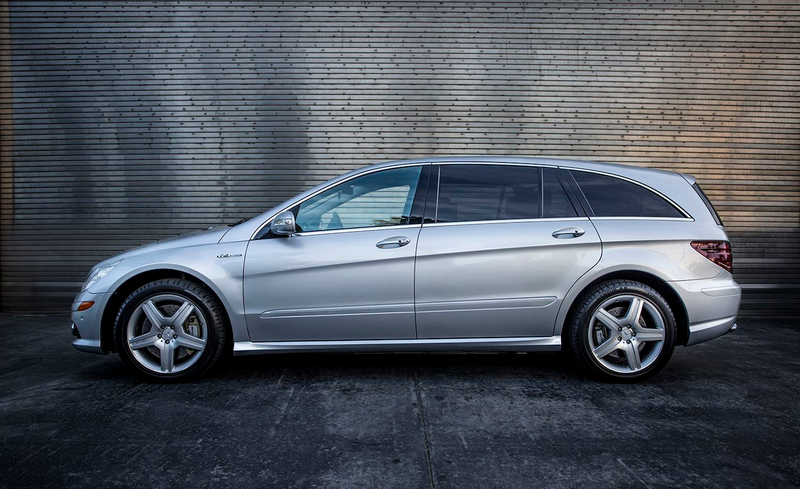 Illustration for article titled Why Buy A Toyota Highlander When You Could Have A 507 HP Mercedes?